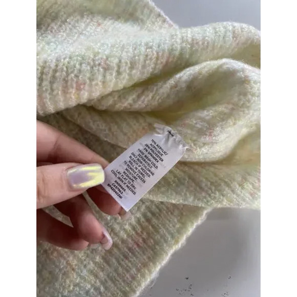 BP. Sweater Womens Large Yellow Pullover Crewneck Soft Knit Wool Blend Cozy - Picture 10 of 10